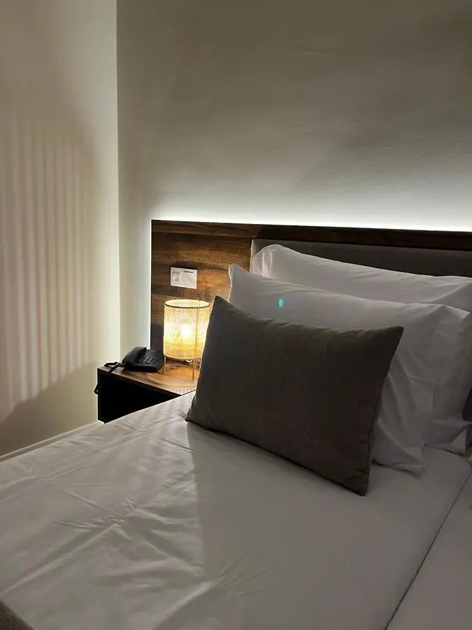 פונשל Madeira Bright Star By Petit Hotels 4*,  פורטוגל